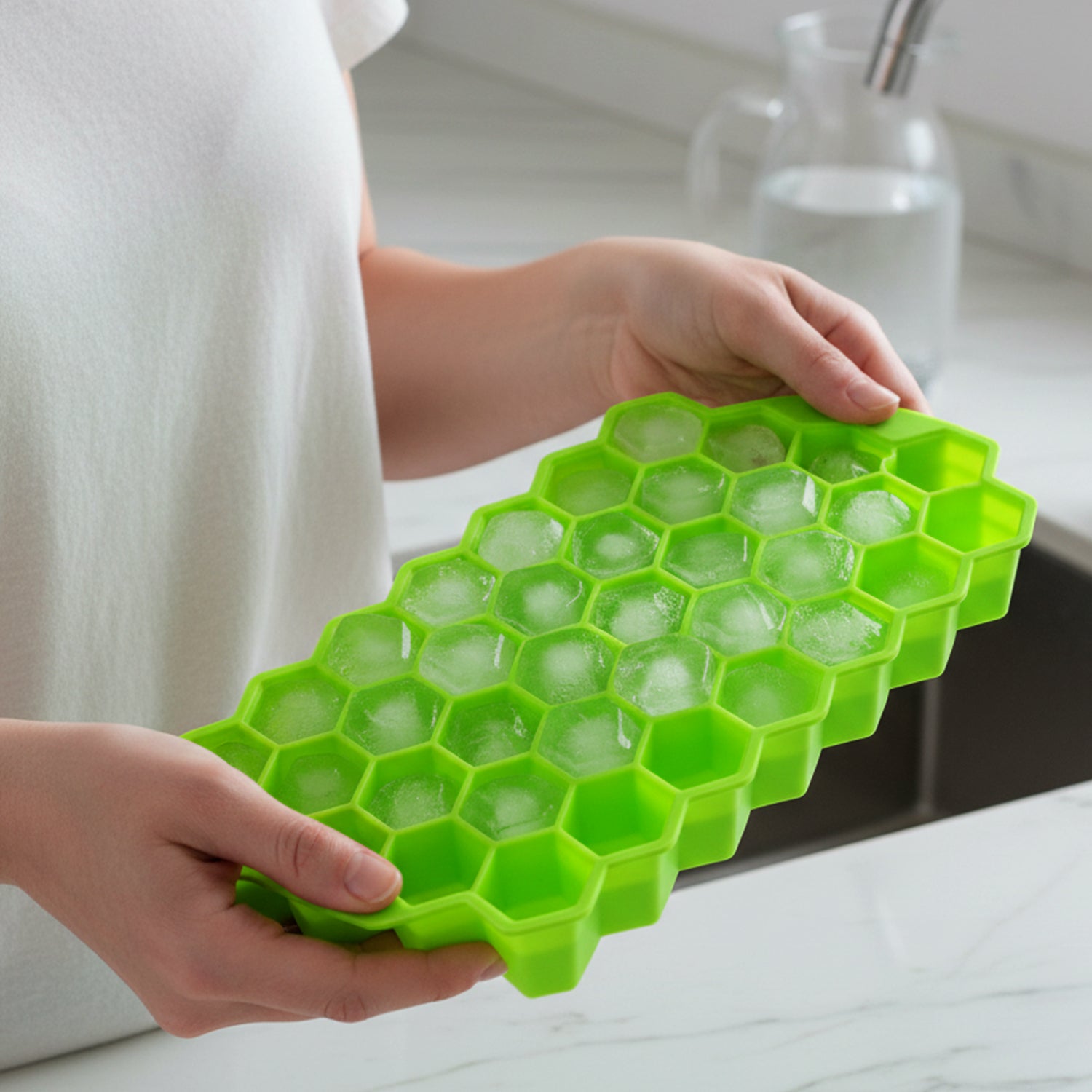 Premium Honeycomb Silicone Ice Cube Tray With Lid (1 Pc)