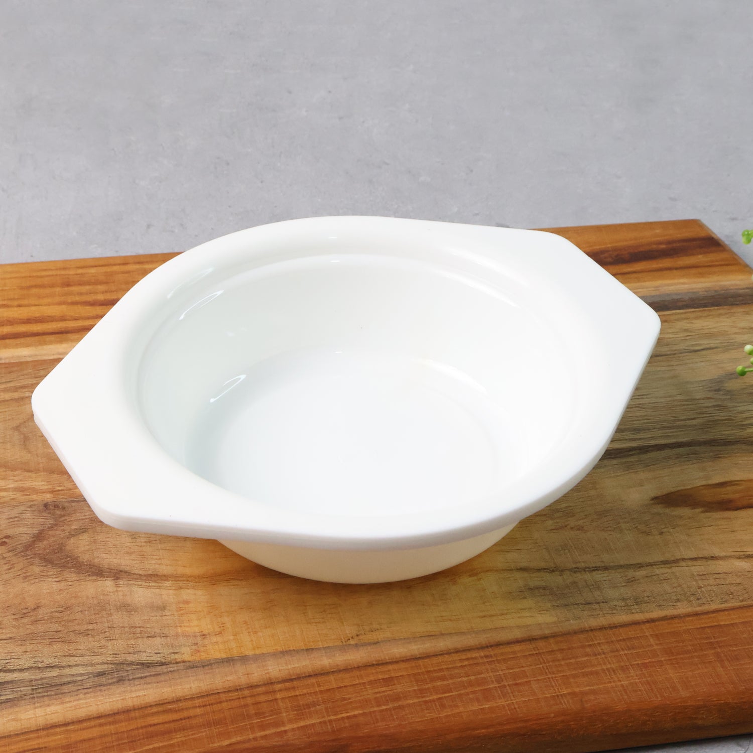 Premium Plastic Serving Mixing Bowl With Easy-grip Side Tabs (1 Pc)