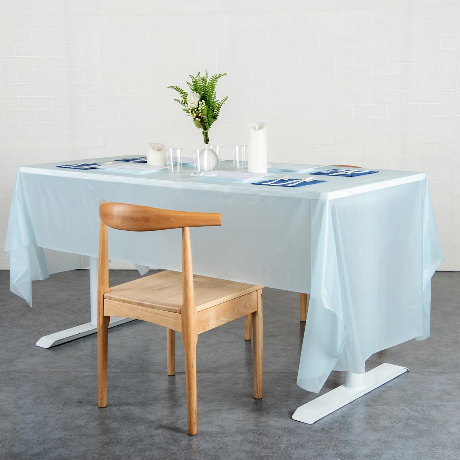 Waterproof Disposable Plastic Table Cover 137 183 Cm