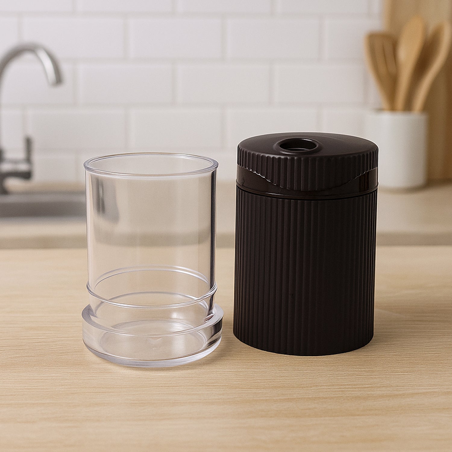 Supermom Linoo Salt Pepper Dispenser Set (2 Pc)