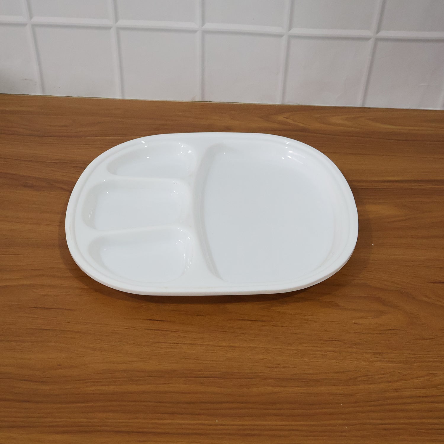 Plastic Large Compartment Dinner Plate Thali With 4 Sections