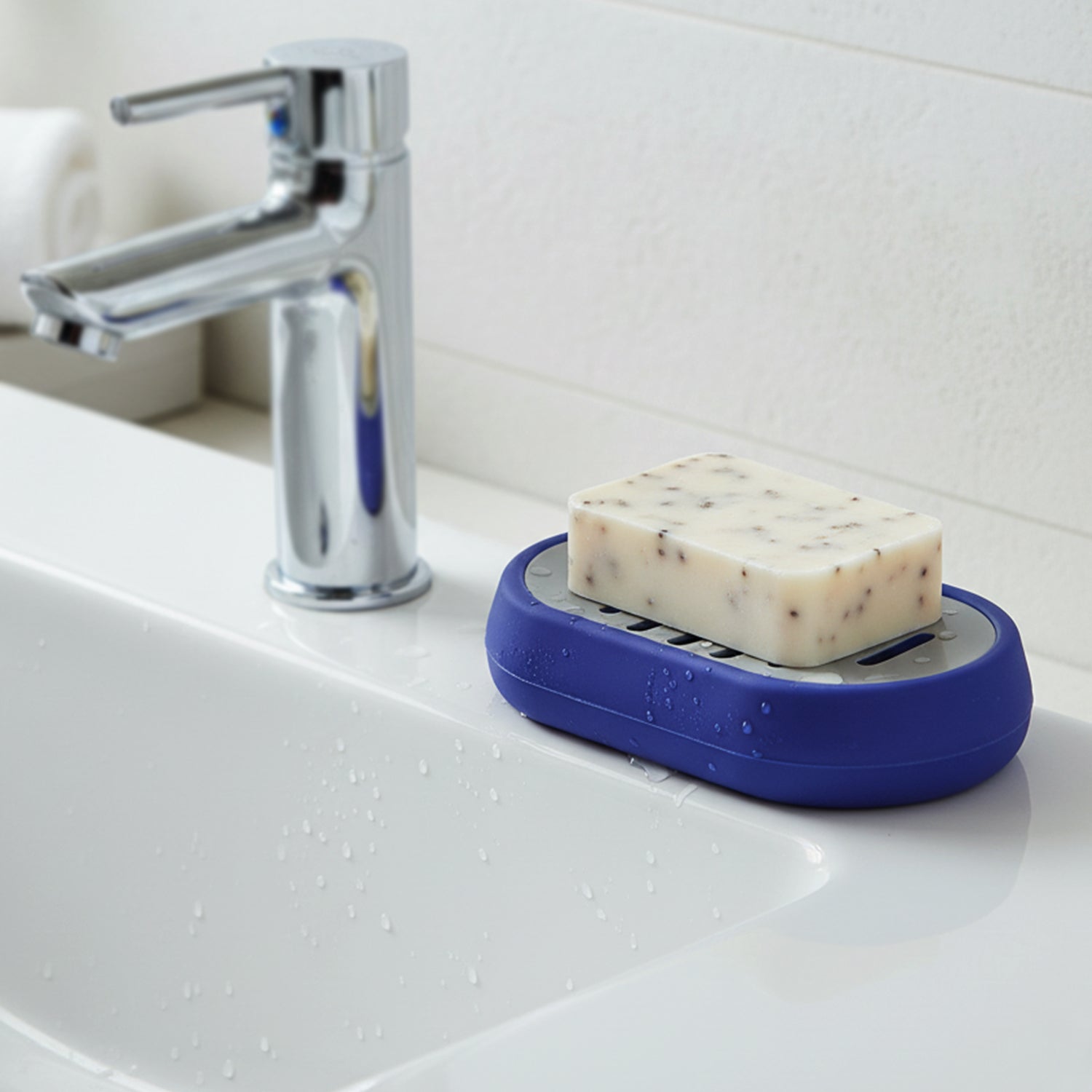 Plastic Soap Holder Tray With Drain Slots (1 Pc)