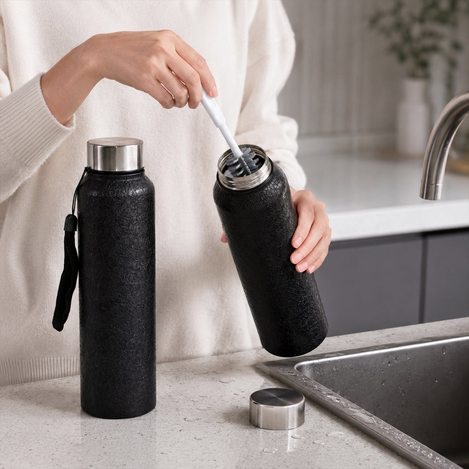 Buy 1 Stainless Steel Water Bottle With Free Cleaning Brush And Bottle (1 Set)