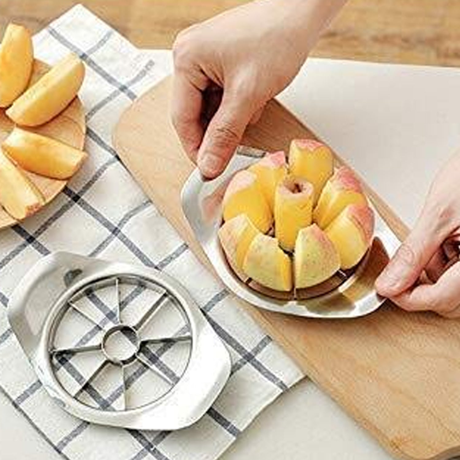 Heavy Duty Stainless Steel Apple Cutter  Slicer (1 Pc)