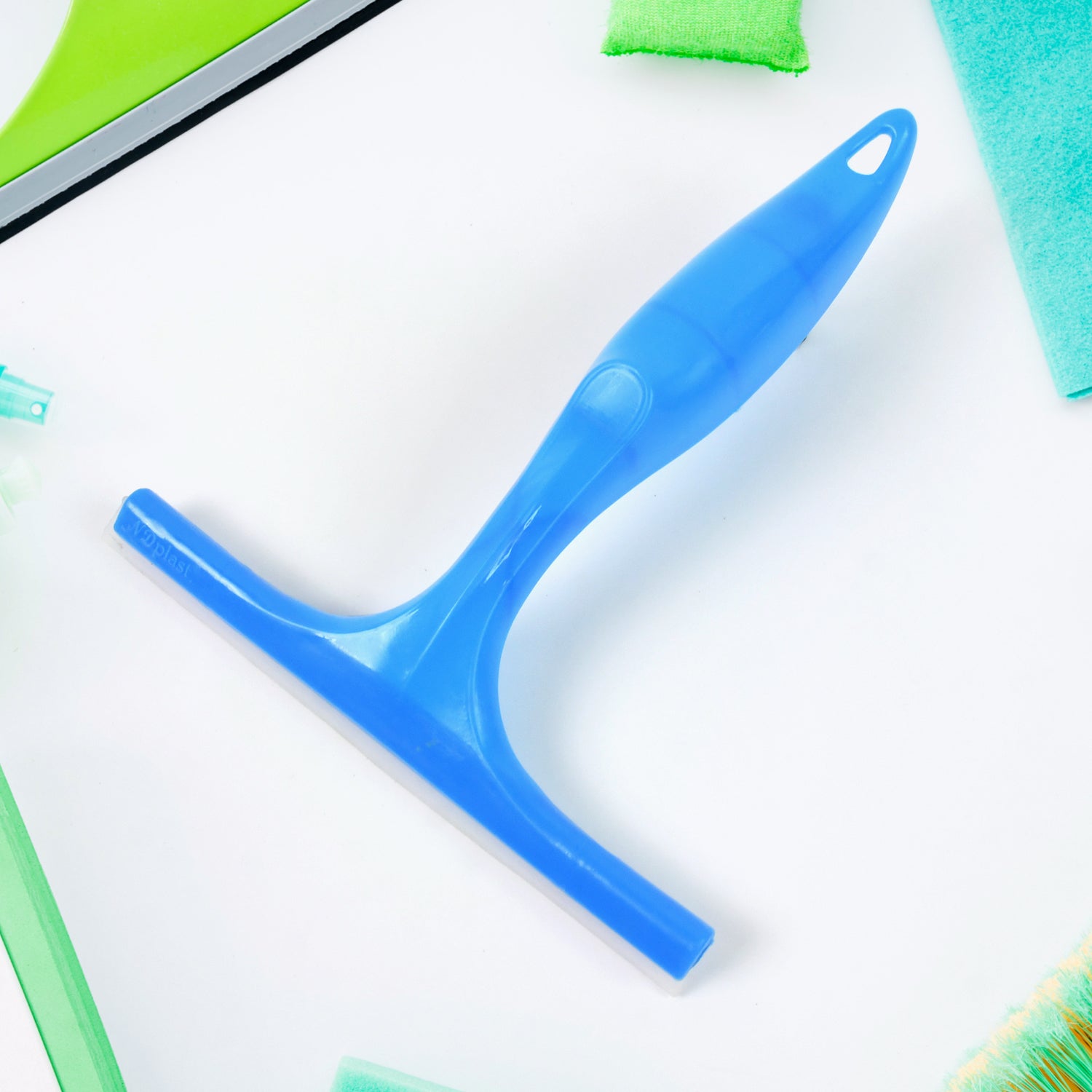 6160 Multipurpose Wiper Widely Used In Bathrooms And Kitchens To Clean Wet And Dirty Surfaces And The Floor Looks Clean.